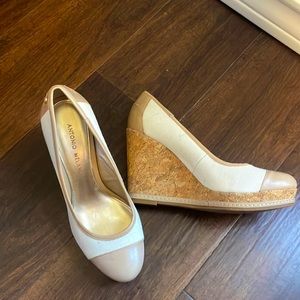 Antonio Melani Drew size 7 wedge tan and cream